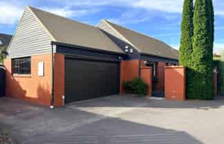 90 Rossall Street, Merivale