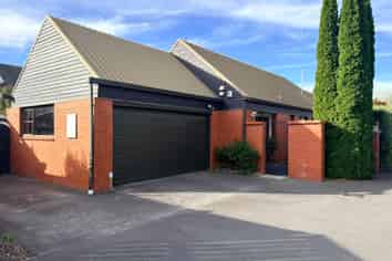 90 Rossall Street, Merivale