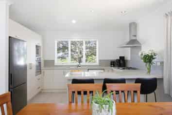 4 Lanyard Street, Pyes Pa