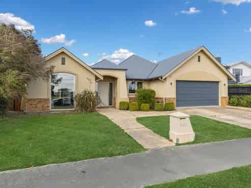 562 Bower Avenue, Parklands