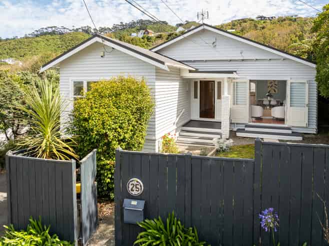 25 Omar Street, Khandallah