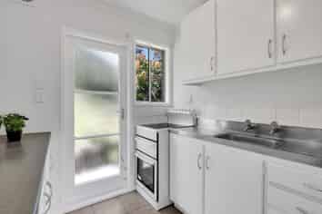 2/33 Grassways Avenue, Pakuranga