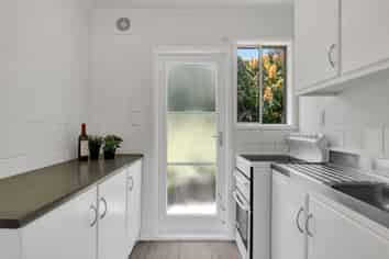 2/33 Grassways Avenue, Pakuranga