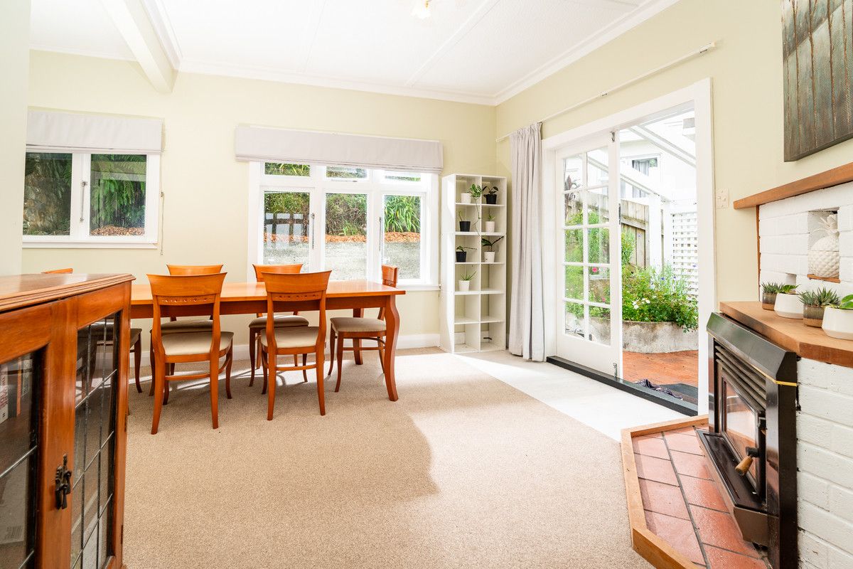 PRIVATE HIDEAWAY WITH SUN & VIEWS IN CITY-END KARORI - Ansicht 5