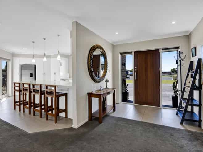 1 Elizabeth Grove, Stratford