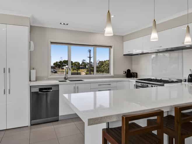 1 Elizabeth Grove, Stratford