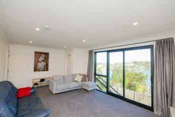 20 Larnach Road, Waverley