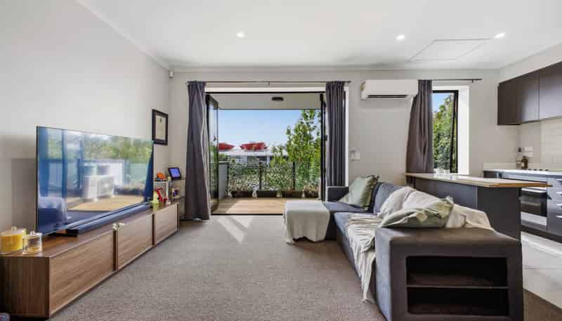 3/7 Uku Lane, Hobsonville