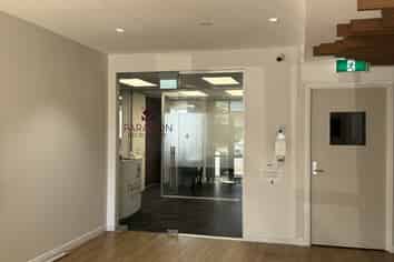 120sqm premium corner office – Howick central