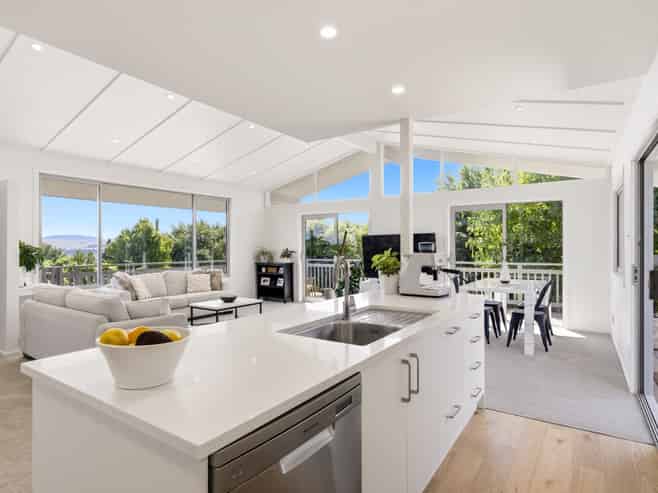 15 Beachman Grove, Hilltop