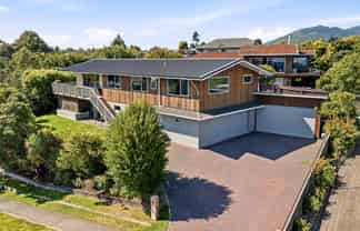 15 Beachman Grove, Hilltop