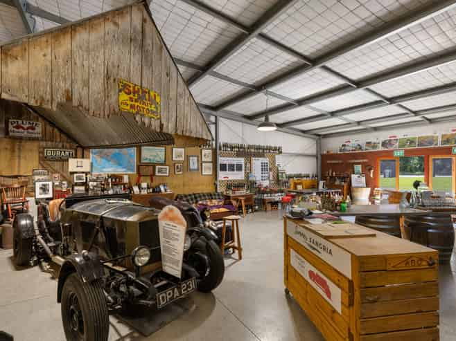 2321 Main South Road, Burnham