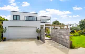 20 Sunrise Boulevard, Snells Beach