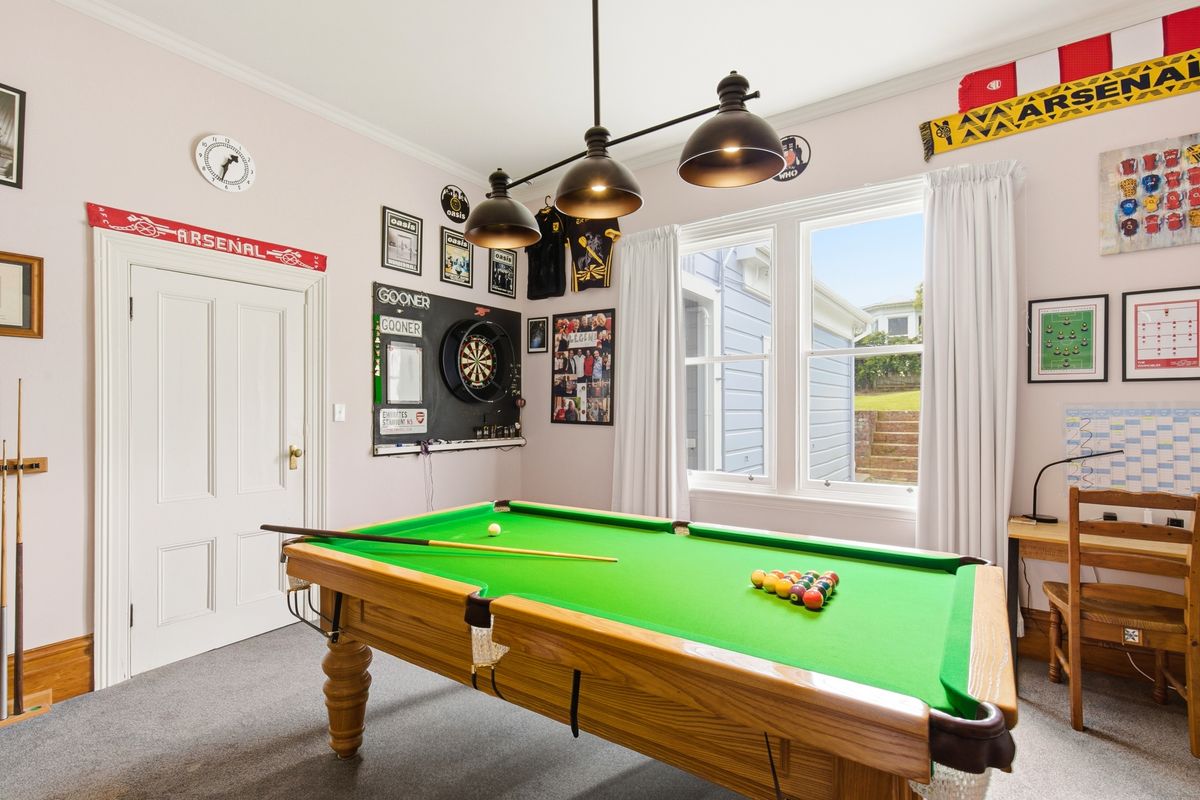 SUN-SPACE & STYLE IN SOUGHT AFTER NEWTOWN - Mehr