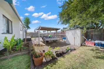 2/8 Freyberg Crescent, Pukekohe