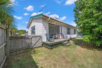 2/8 Freyberg Crescent, Pukekohe