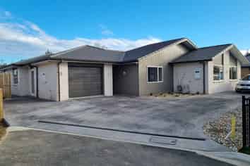 19A Silverwood Lane, Leamington