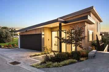 40D Takitimu, Orakei