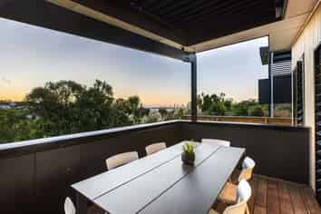 40D Takitimu, Orakei