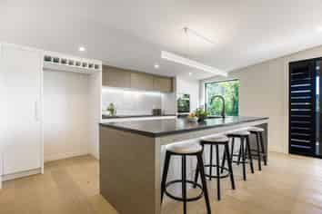 40D Takitimu, Orakei