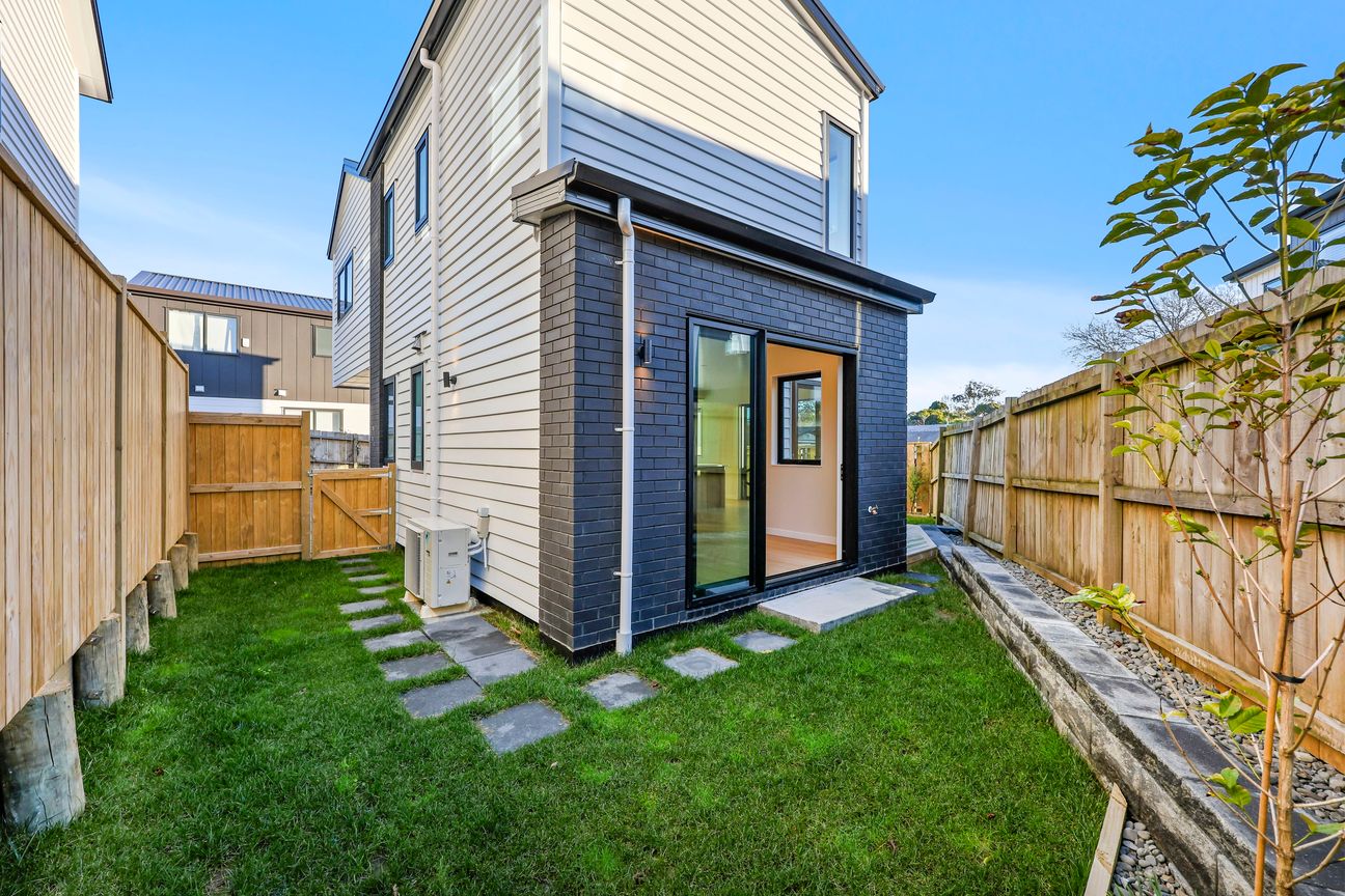 Extra Parkings with Outstanding Indoor&Outdoor Flow - Vista 5