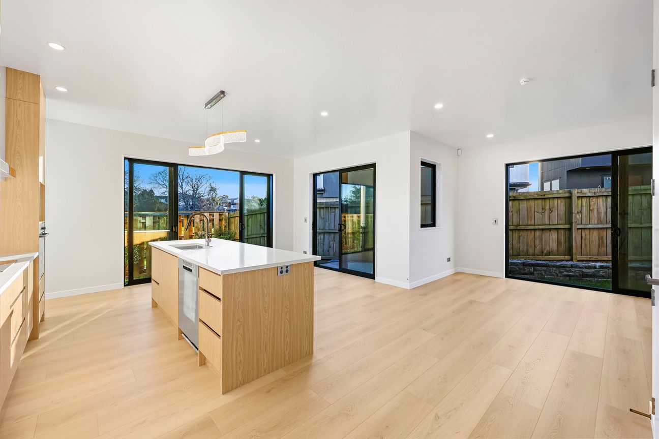 Extra Parkings with Outstanding Indoor&Outdoor Flow - Vista 2
