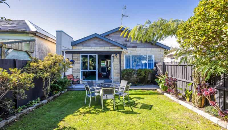 24 Grafton Street, Waltham