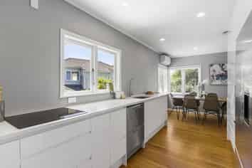 30 St Leonards Road, Devonport