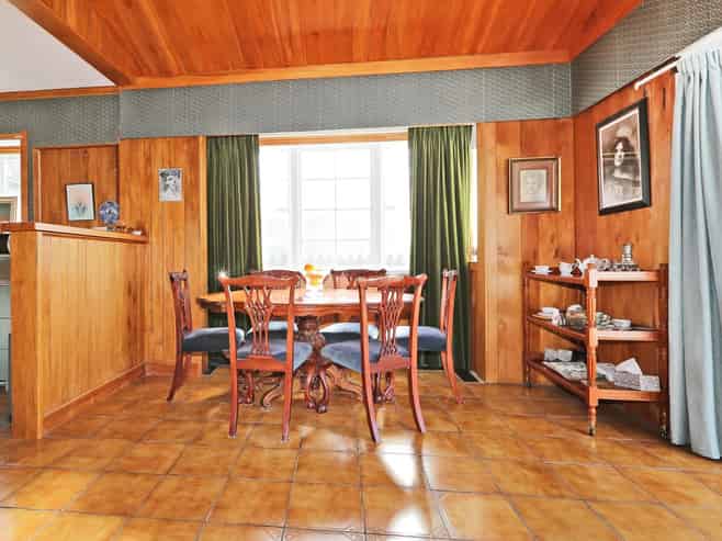 1027B Ellis Street, Mahora