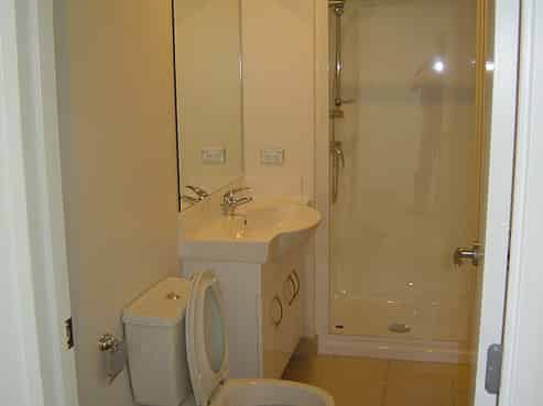 610A/176 Broadway, Newmarket