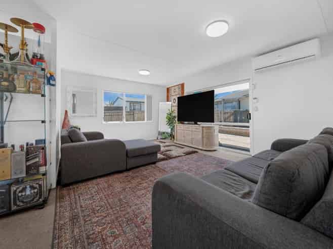 2/7 Barneys Farm Road, Clendon Park