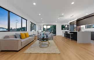 27 Tannaghmore Drive, Flat Bush