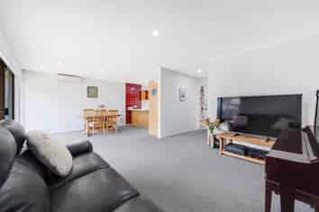 21A Eastern Beach Road, Eastern Beach