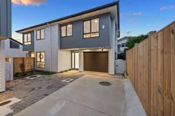 42C Takutai Avenue, Half Moon Bay