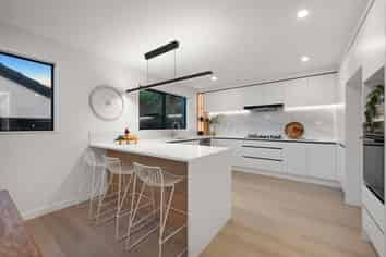 42C Takutai Avenue, Half Moon Bay