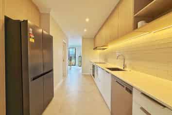 37 Te Aniwaniwa Terrace, Albany