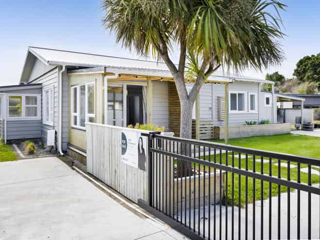 23 Layard Street, Opunake