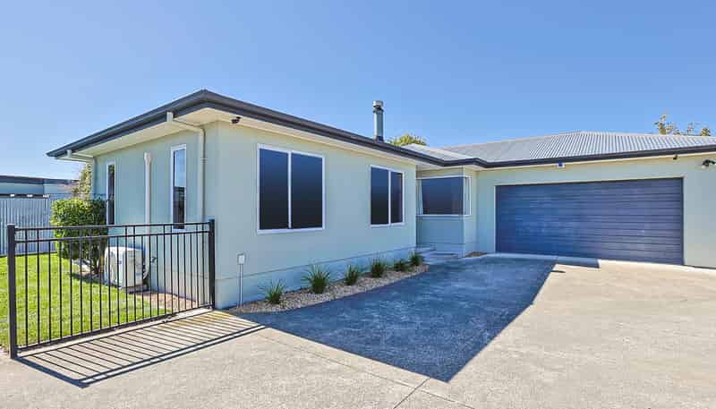 617A Willow Place, Akina