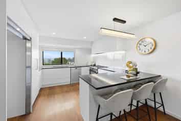 5 Vintage Drive, Henderson