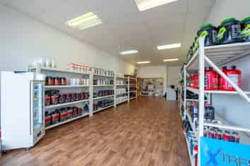Retail Opportunity in busy Constellation Drive