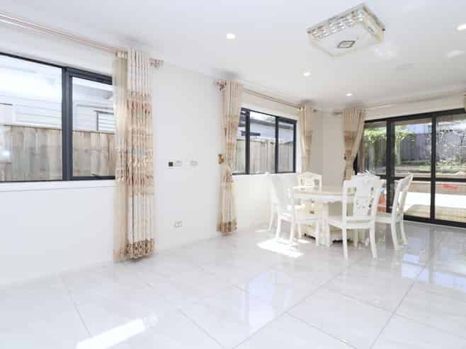 6 McQuoids Road, Flat Bush