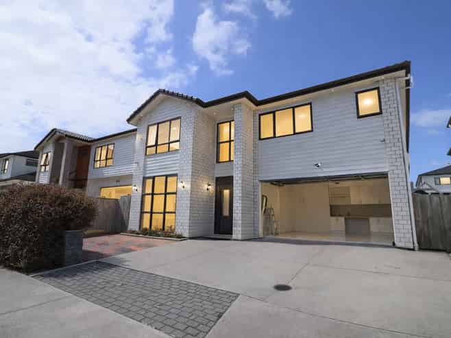 6 McQuoids Road, Flat Bush