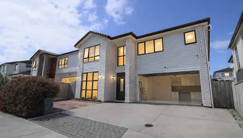 6 McQuoids Road, Flat Bush