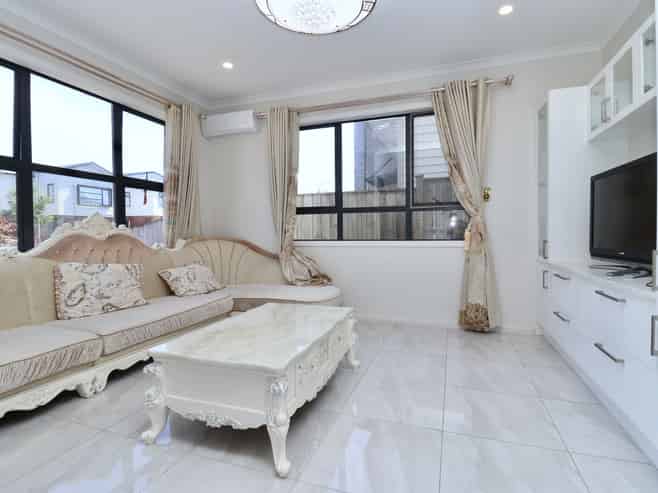 6 McQuoids Road, Flat Bush