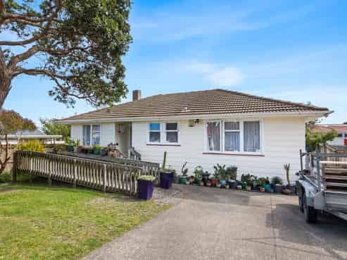 126 Corinna Street, Waitangirua