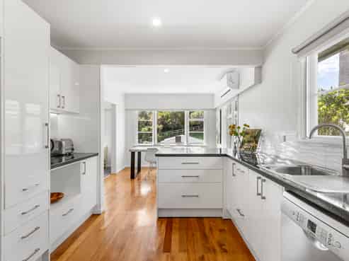 103 Kenmore Street, Newlands