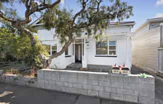 62 Stanley Street, Berhampore