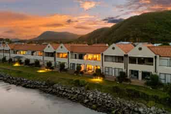 10/45 Beach Road, Waikawa