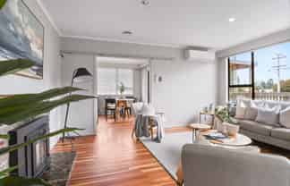 79 Sunset Road, Mangakakahi