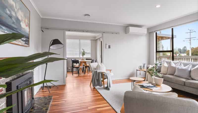 79 Sunset Road, Mangakakahi